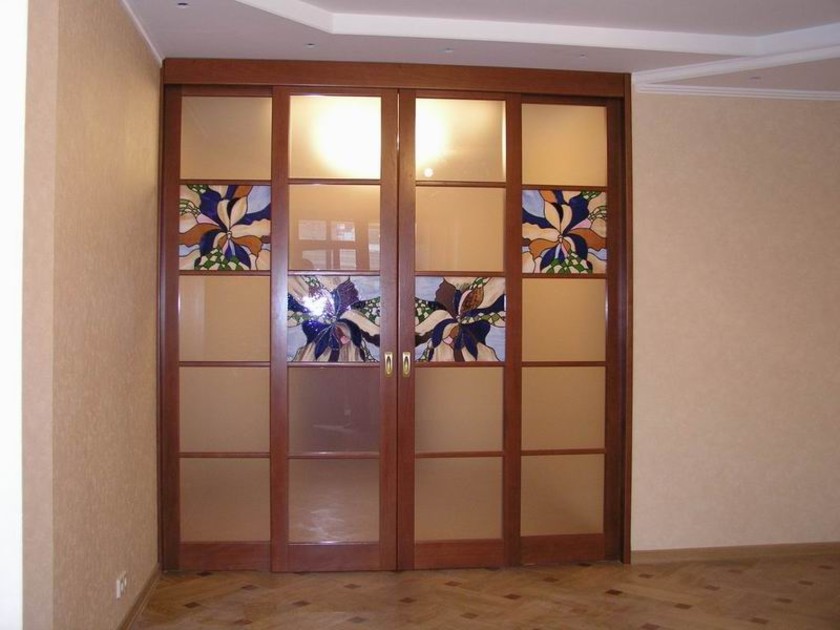 Перегородка с цветными стеклянными вставками Бобруйск