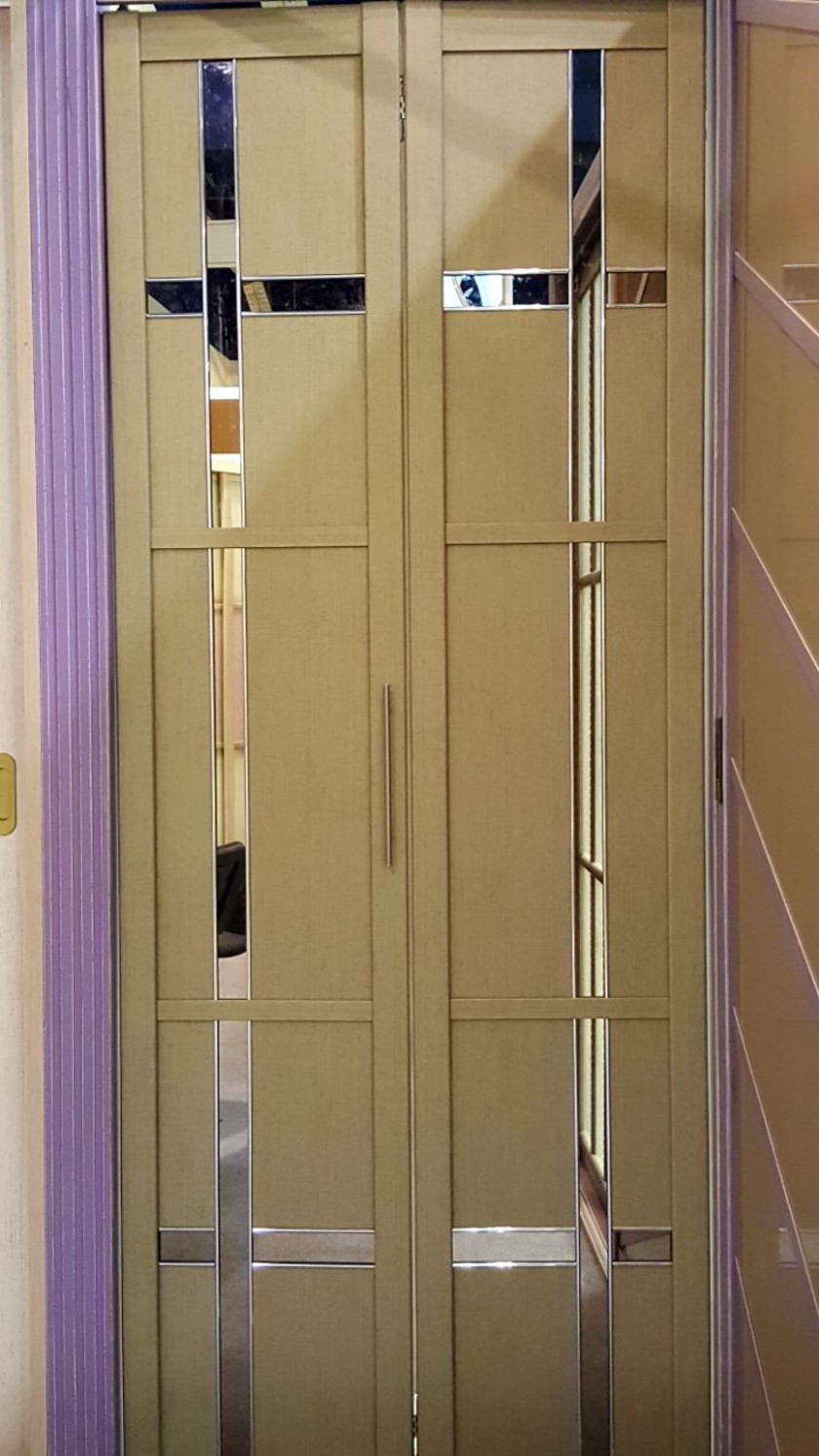 Двери гармошка шпонированные с зеркальным декором Бобруйск