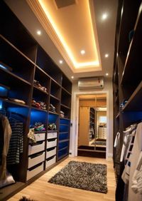 Большая открытая гардеробная комната с комбинированным наполнением Бобруйск